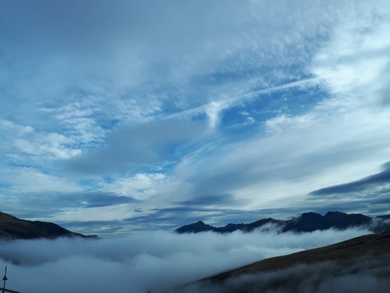 Au dessus des nuages