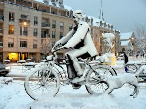 Et le froid le saisit