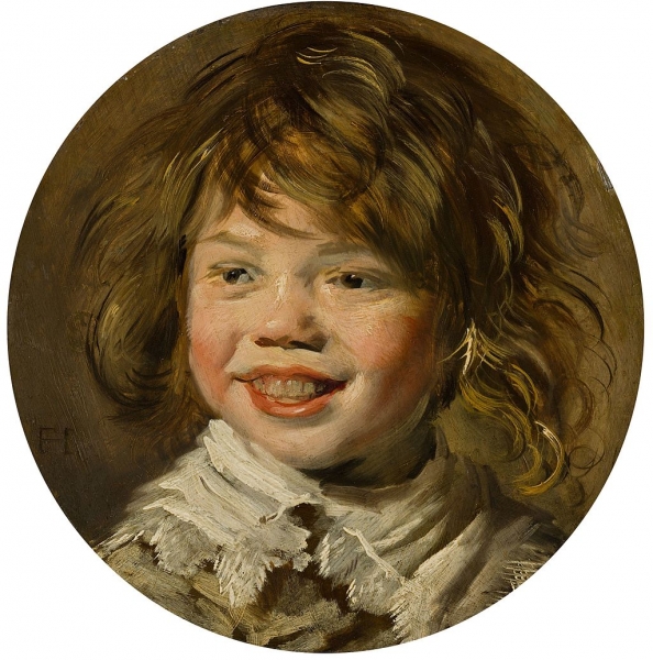 Jeune garçon riant