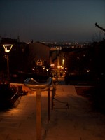 Sur le poème : <br /> "Avril...  la première rencontre" de Ann