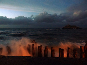 Sur le poème : <br /> "Marée d'equinoxe" de Arielle